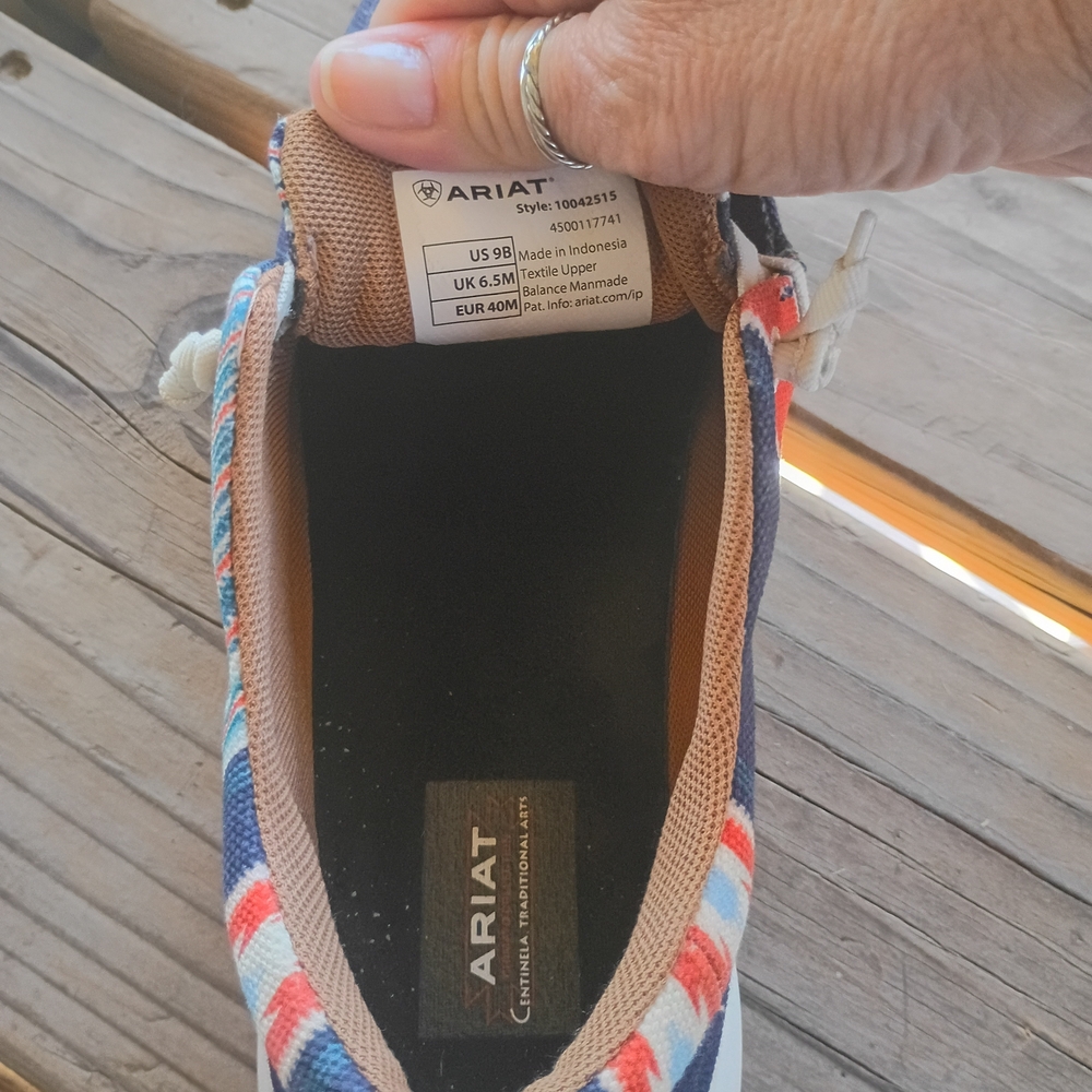 Ariat 9 Women's Multicolor Patterned Flats - Picture 3 of 3